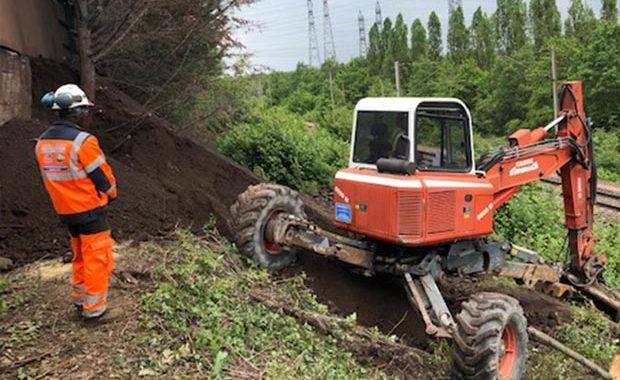 Travaux en montagne à la pelle araignée - New Technology BTP